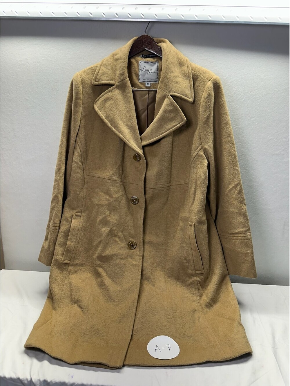 Larry Levine Women's Tan Wool Blend Coat Size 1X Button Front A-7